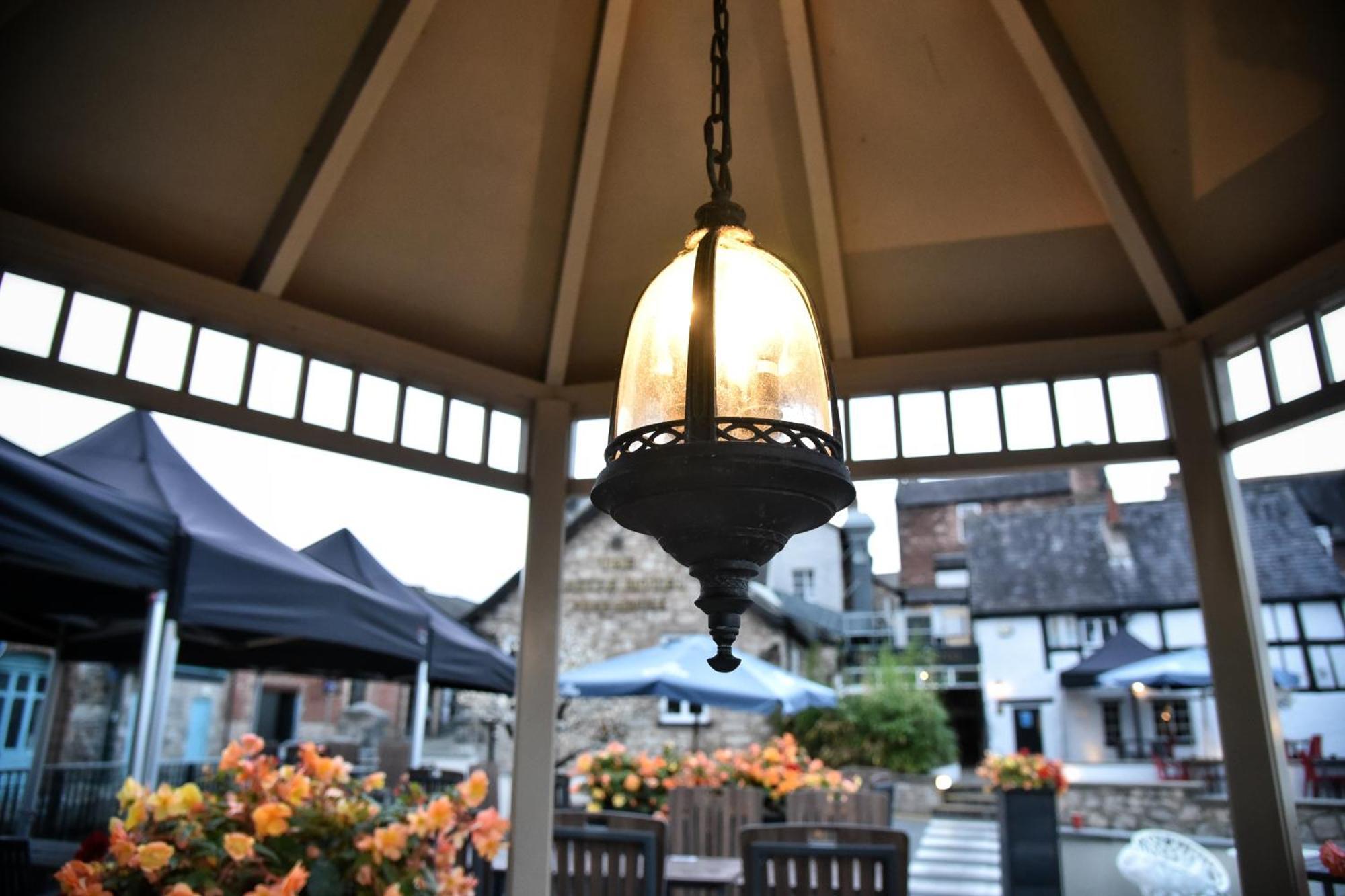 The Castle Hotel Wetherspoon Ruthin Exterior photo