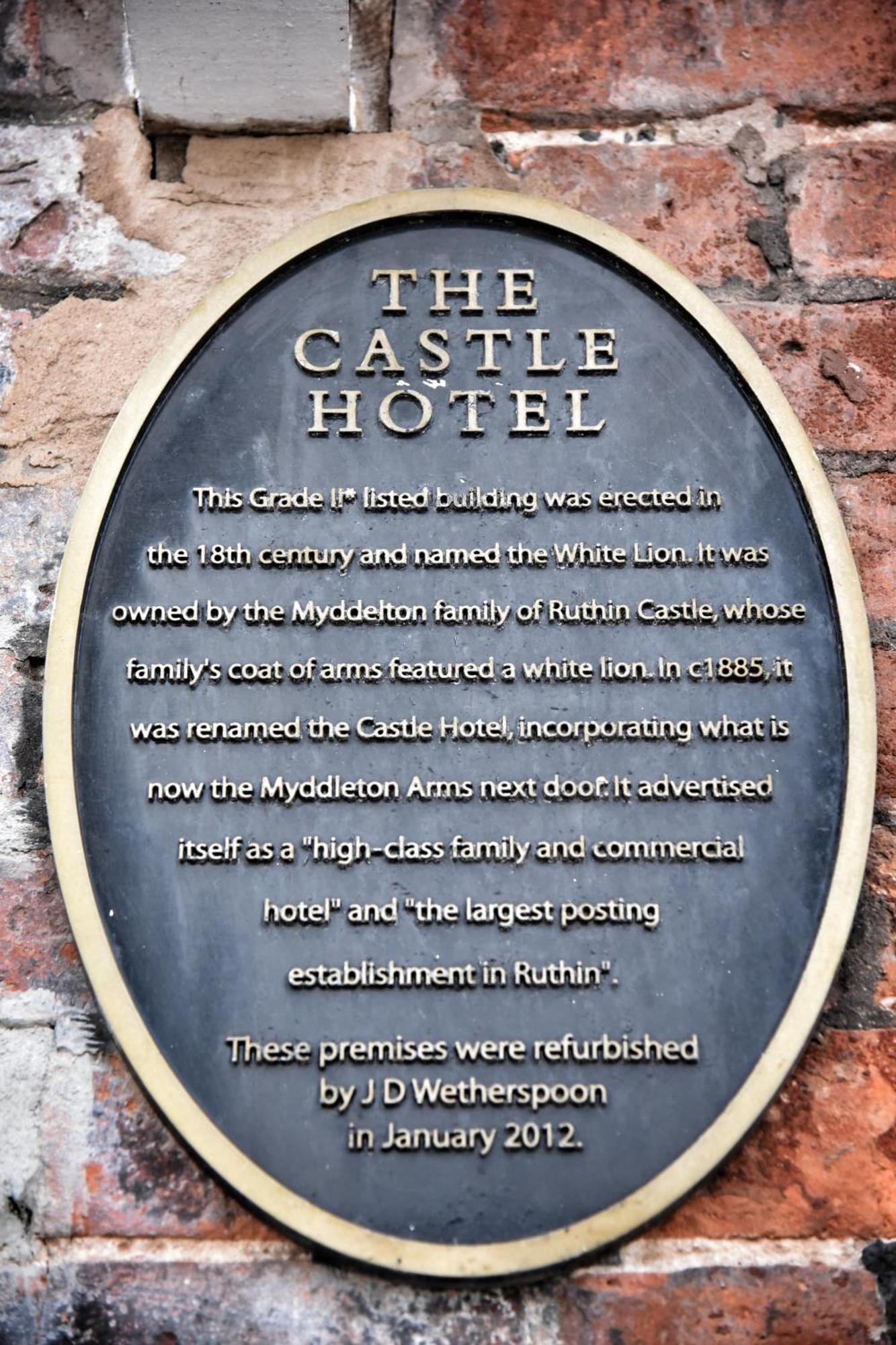 The Castle Hotel Wetherspoon Ruthin Exterior photo