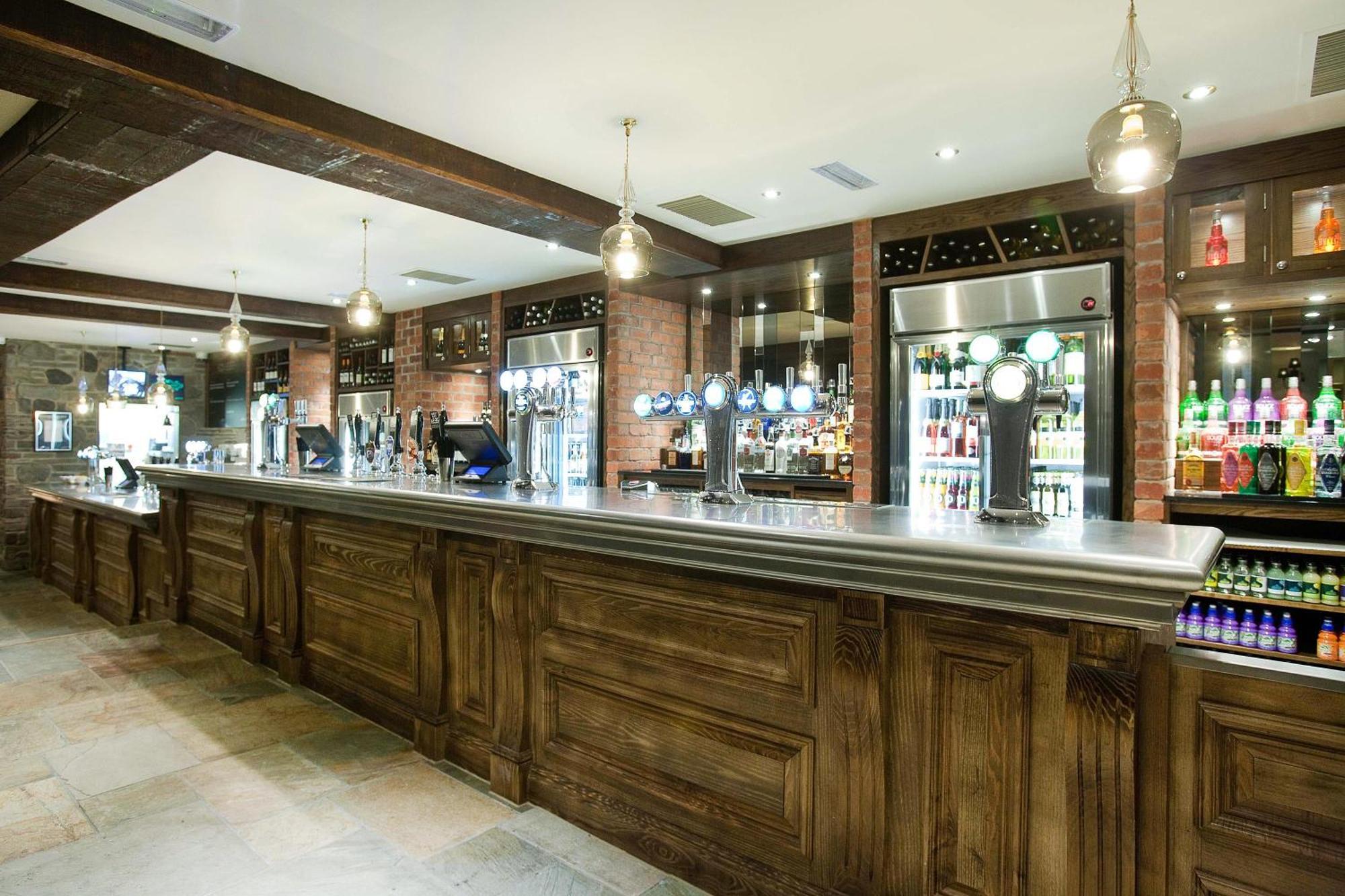 The Castle Hotel Wetherspoon Ruthin Exterior photo