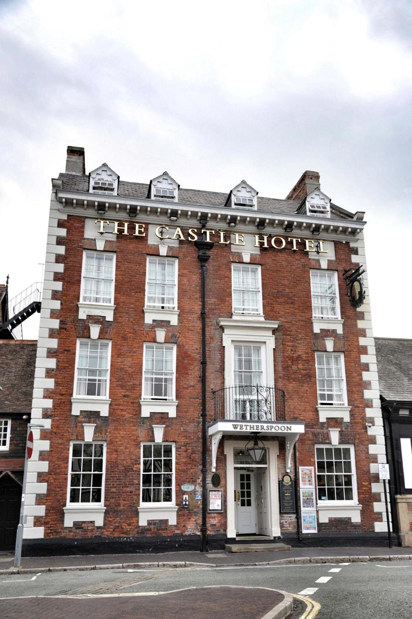 The Castle Hotel Wetherspoon Ruthin Exterior photo