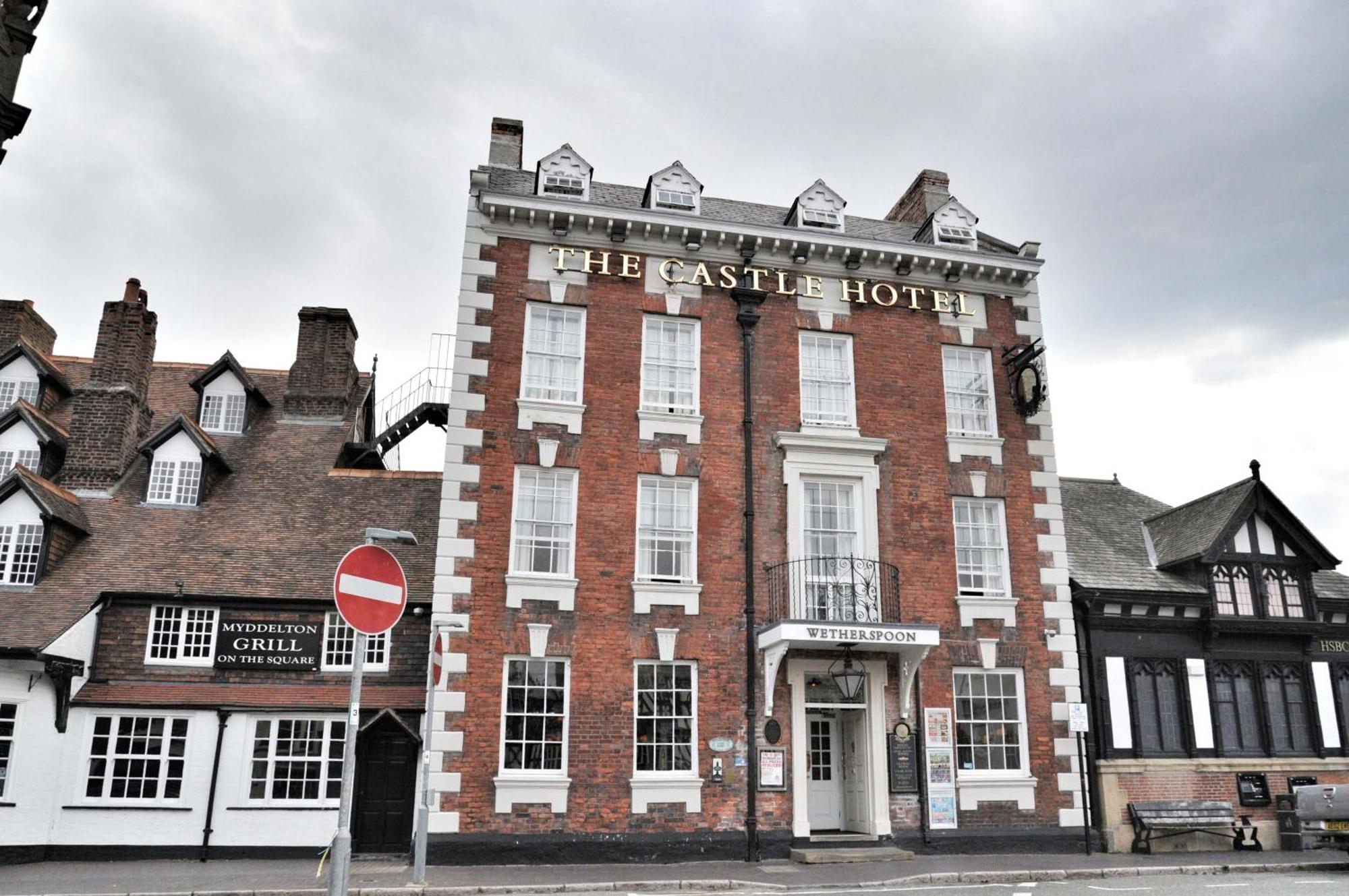 The Castle Hotel Wetherspoon Ruthin Exterior photo